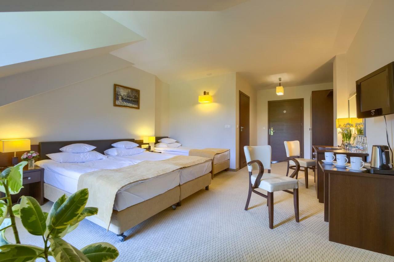 4 Pory Roku & Hotel